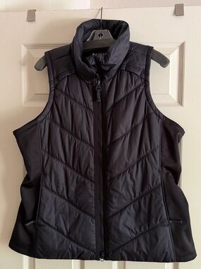 Athleta Black Puffy Vest